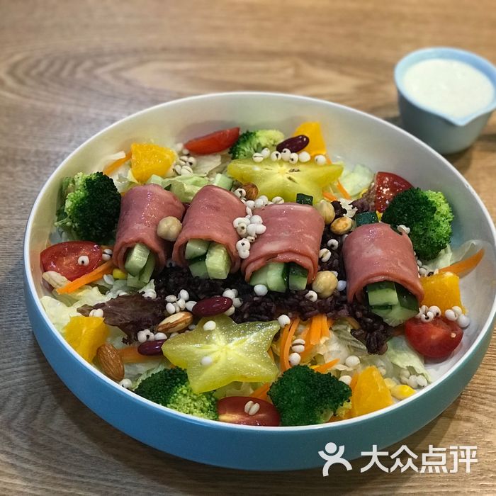莱卡轻食新奥尔良鸡胸肉沙拉图片-北京西式简餐-大众