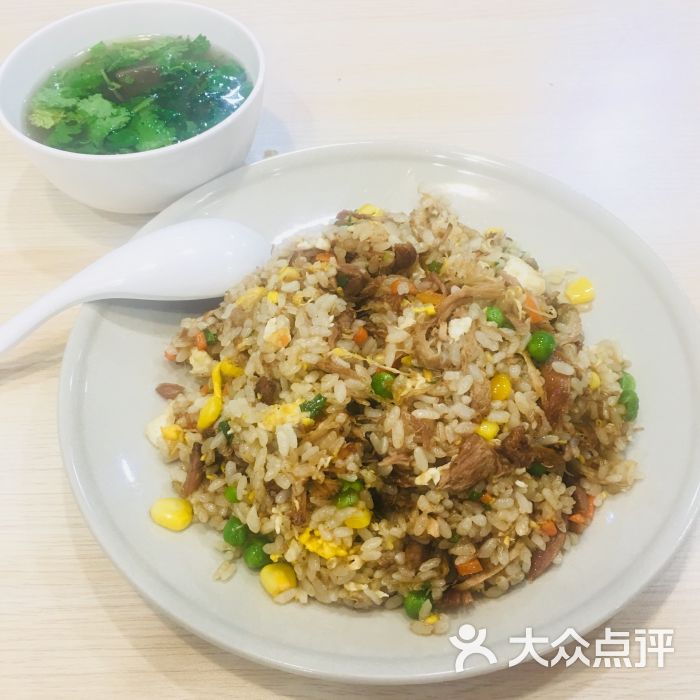 鸭腿炒饭