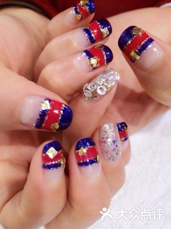 同款美甲不同店做的效果 Ol6-3Mvu7UR5WbwLR8x8k1HjQ8B7b6lwrSTsKHWy1TsJax8J12Hib8O1myTwRDFoTYGVDmosZWTLal1WbWRW3A.jpg