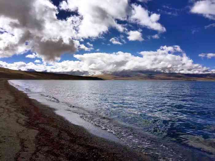 拉昂错-"拉昂错湖,人称鬼湖,藏语意为"有毒的黑湖.