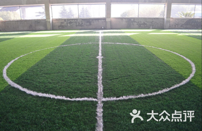 城市主场灯光足球场(堤角公园店)-1图片-武汉运