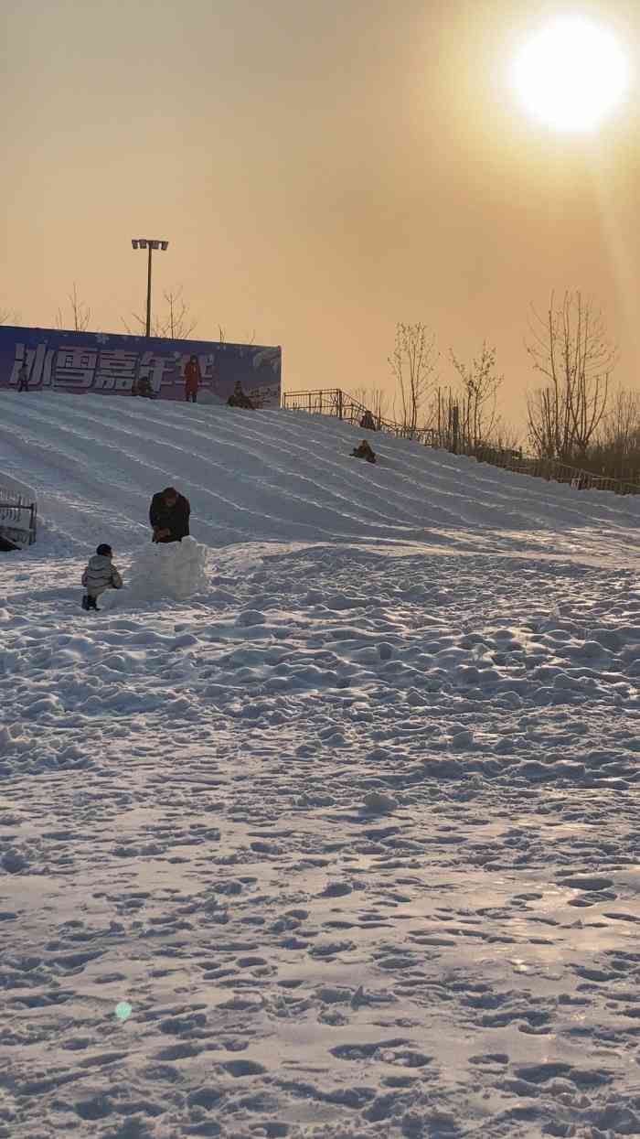 晋阳湖冰雪嘉年华-"早就听说晋阳湖公园的冰雪嘉年华