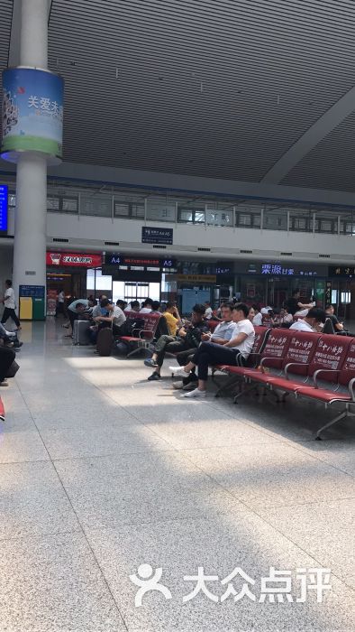 唐山火车站最新车站的候车大厅及检票口图片 - 第5张