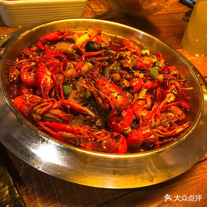 吮指招牌小龙虾