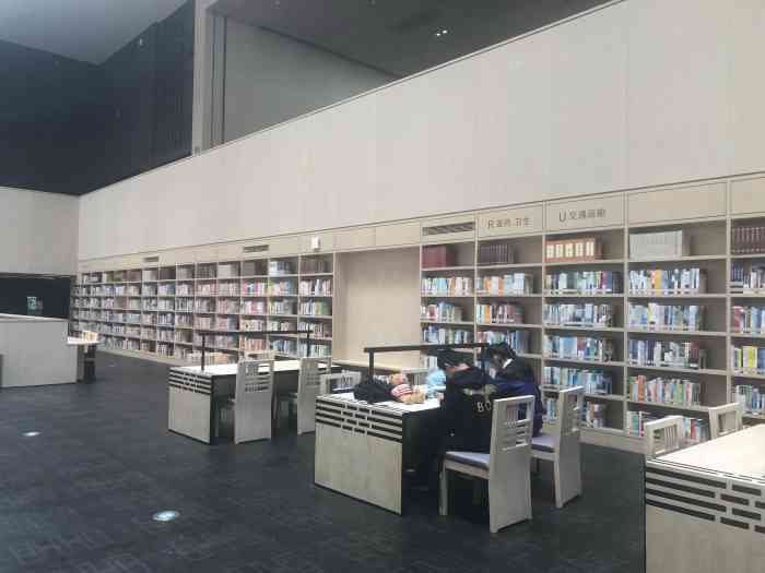 济宁市任城区图书馆-"自习的好地方,每周一闭馆,疫情期间预约入.
