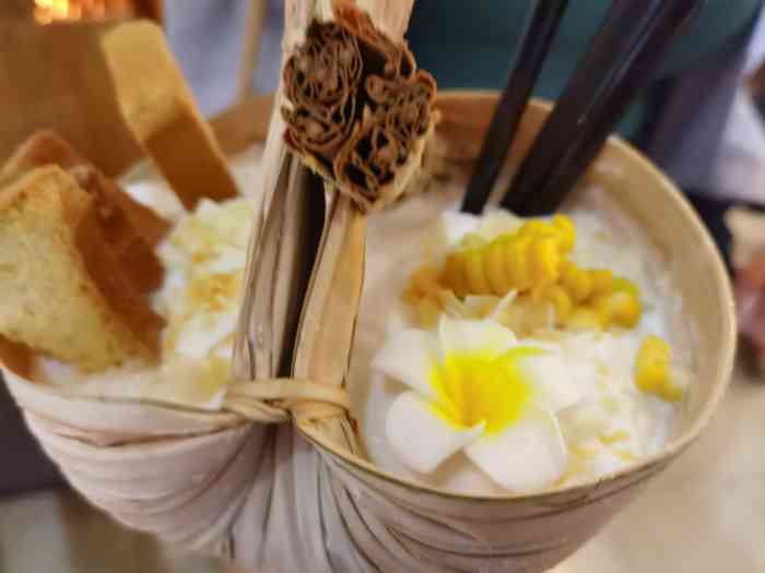 婉泰·老挝冰咖啡(告庄一店"排吧排吧,一开门就开始排队,但是,确实
