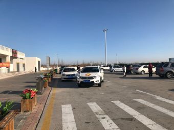 科尔沁服务区-停车场