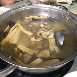 美味鸡煲团购 P12p2ot6zNYd5COUuf4XNyCobZfAbVMHf1tr1nZOttCDgi1DHujpwIe4H8It60-AF5u7J_jS4MuCaeLAHD0KTg.jpg