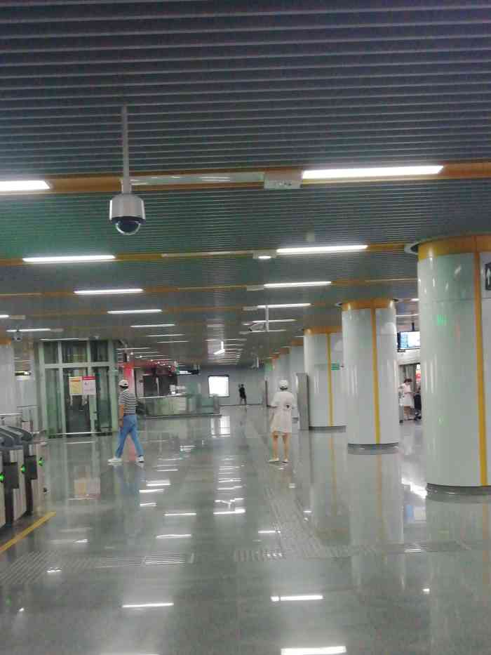 东亭地铁站
