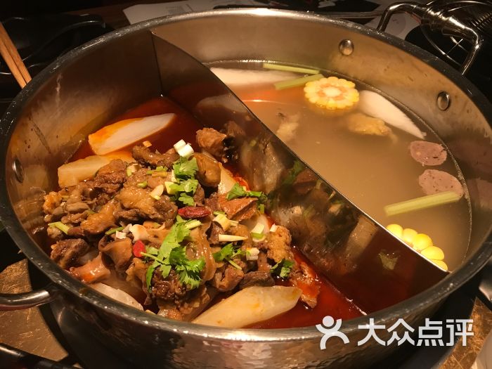 特色鸳鸯牛腩锅