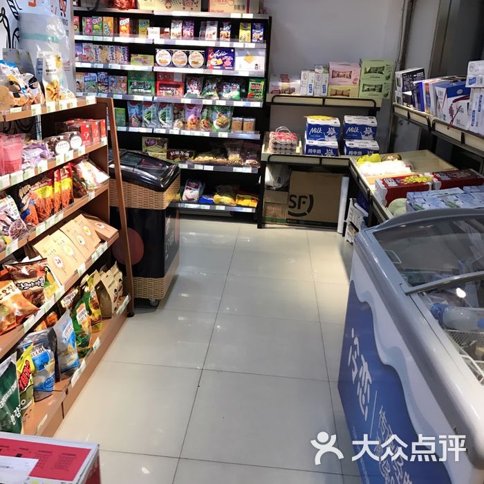 邻客诚品生活超市