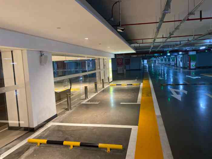 龙湖西溪天街停车场
