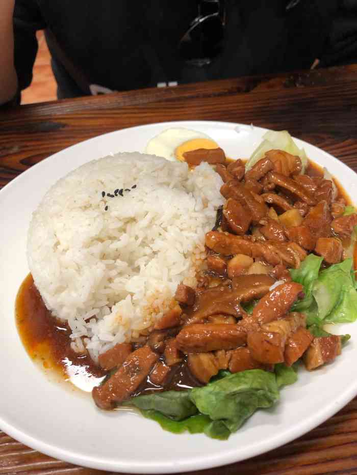 张伯卤肉饭(鼓浪屿店)-"招牌卤肉饭,我自己在家按抖音