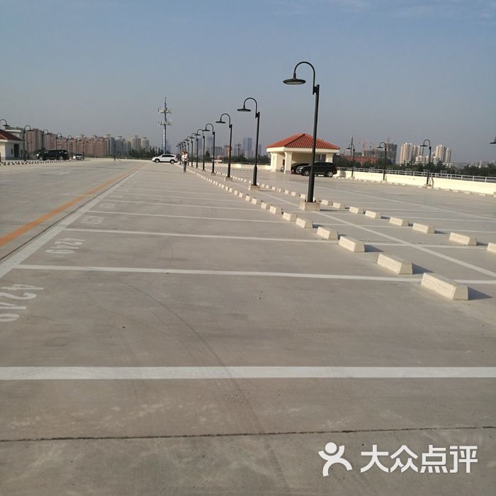 花乡奥莱村停车楼图片-北京停车场-大众点评网