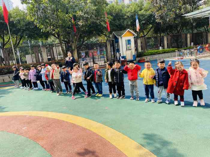 伊顿慧智双语幼儿园重庆恒基雍翠名门校园-"就在小区旁边,之前每天