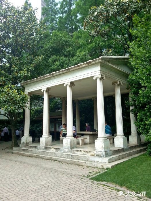 静安公园,静安寺对面的一座开放式公园,始.-静