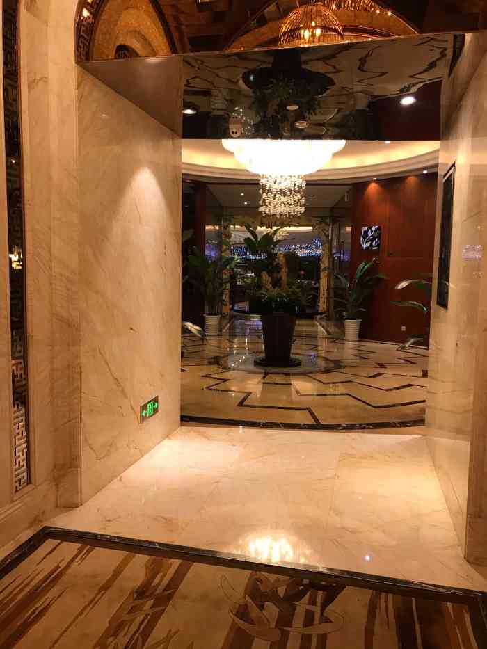科华明宇豪雅饭店·汇景全日制餐厅-"酒店里的自助餐环境没话说,在