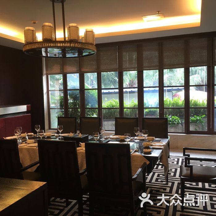 雍雅河鲜馆