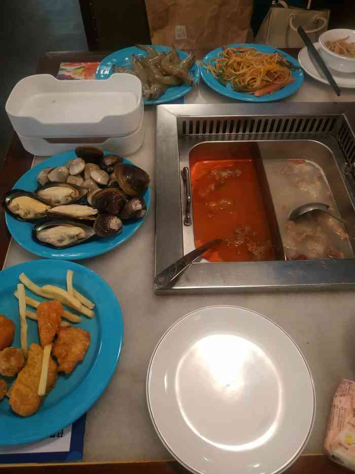 北纬22℃自助餐厅(悦汇城店"今日专门坐地铁过来逛悦汇城,商场真是
