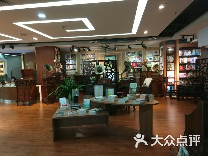 新华文轩书店(高升桥店)图片 第4张