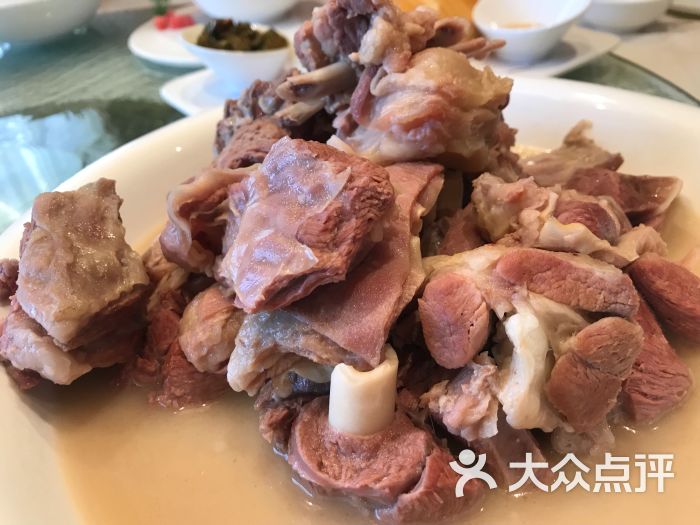 黑羊羔肉