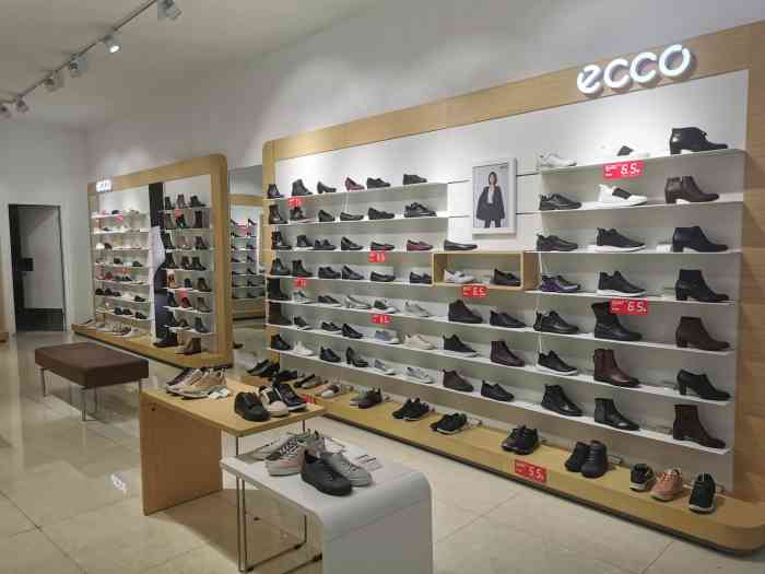 ecco(银泰百货店)-"这个品牌的鞋子几乎每个商场都会