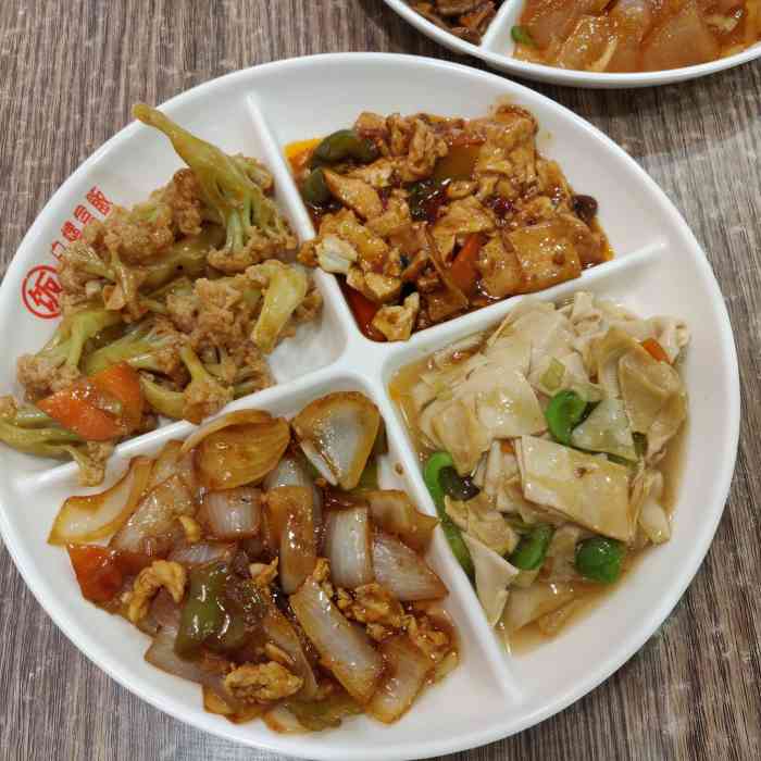 白楼盒饭(南京路店)-"老味道了,环境差点,还是推荐的.