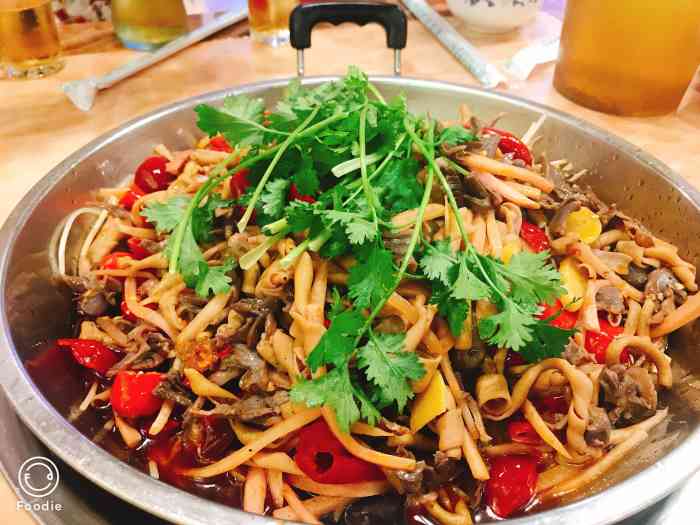土苗锅黔江鸡杂干锅(总店"去之前看大众点评上没几条评价,抱着不