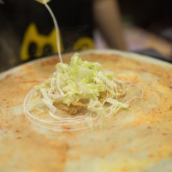 旧事文摘：煎饼摊走红：客排队5小时舍不华体会- 华体会体育官方网站- 华体会体育APP下载得吃