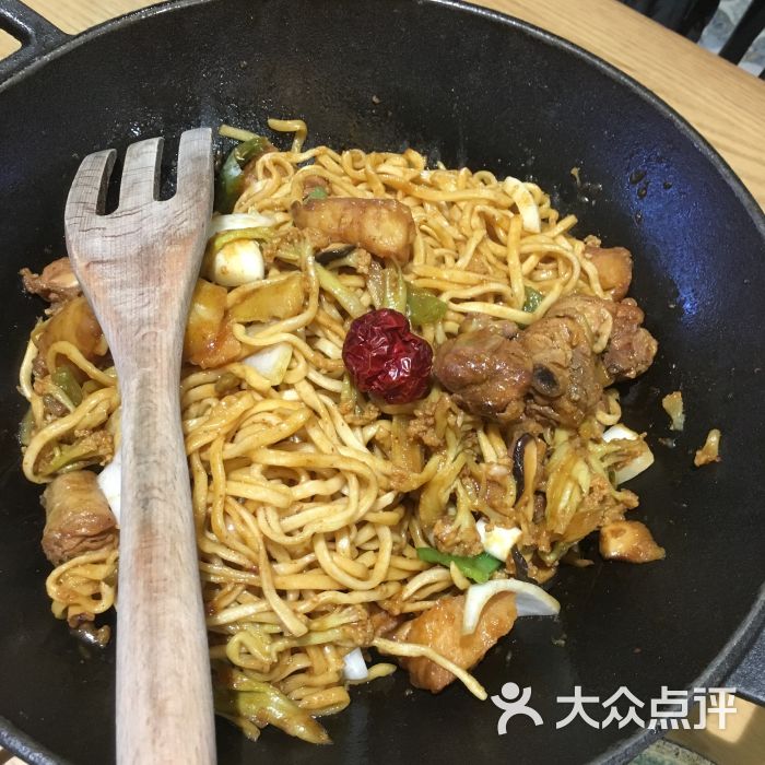 大盘鸡焖面