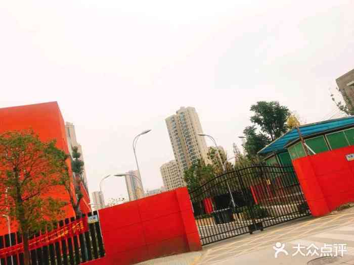 钟家村小学(三里坡校区)