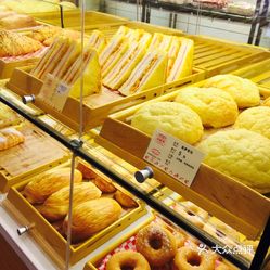 面包甜点  淀山湖镇  富贵广场  美丽家(淀山湖店) 人均:0元 现烤面包