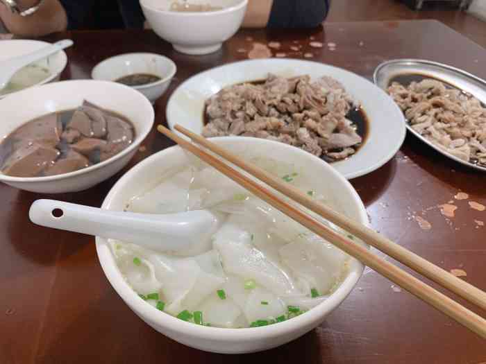 活肉鸭血粿条都是我的最爱经常来吃