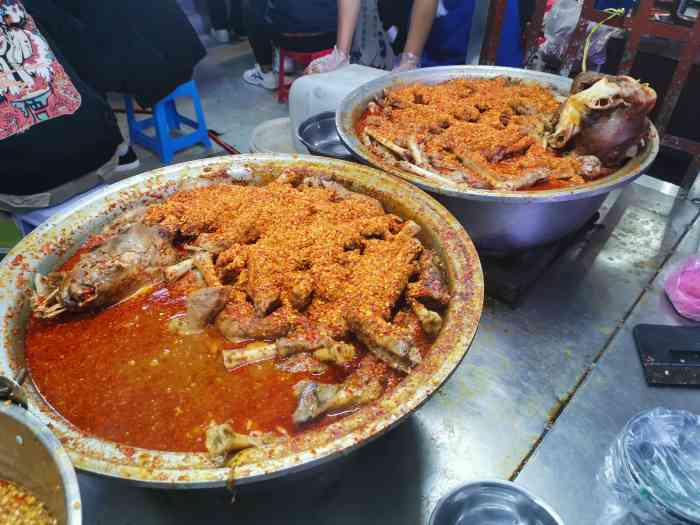 夜市小吃城(二道街店)-"延安二道街夜市,t字形两条街.