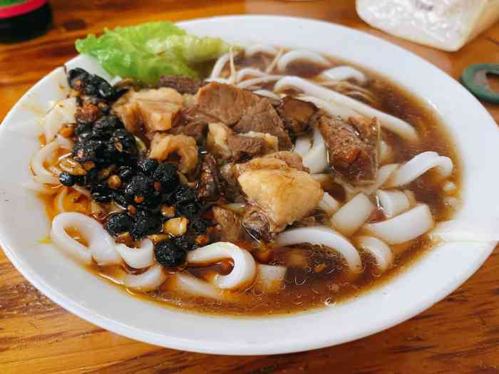 云吞杨晋记豆豉粉-"~~黄姚古镇一个入口处旁边的豆豉粉店,主.