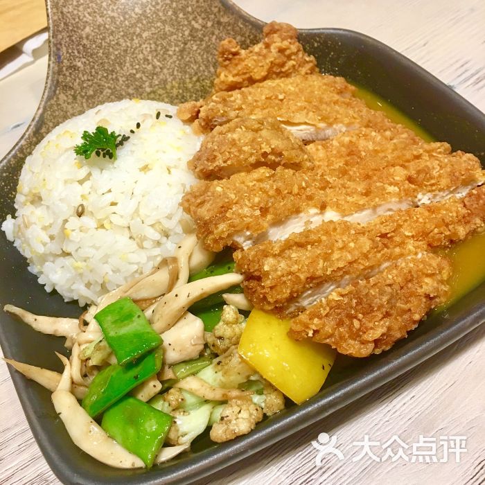 咖喱炸鸡排饭