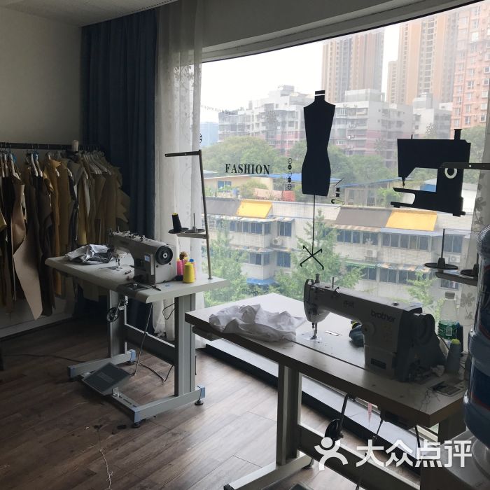 庄贤服装设计工作室图片 - 第2张