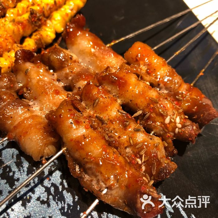 海月鲜烧烤五花肉卷金针蘑图片-北京烧烤-大众点评网