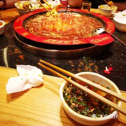 蜀镇老火锅新北店