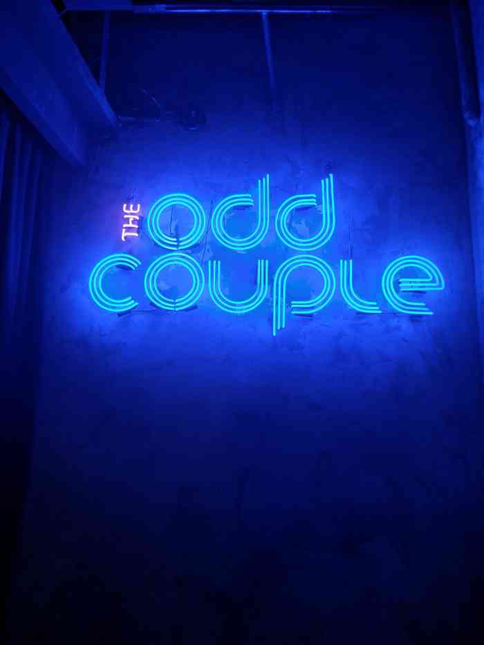 the odd couple-"新店,适合小酌一杯!调酒师是位日本帅哥.