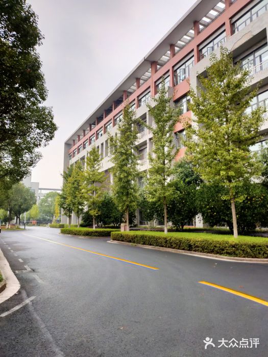 绍兴市中等专业学校图片