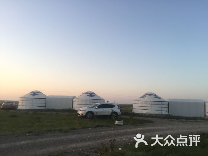 草原家庭牧场住宿蒙古包外景图片 - 第3张