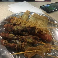 二人口吃鸡_大口吃鸡图片