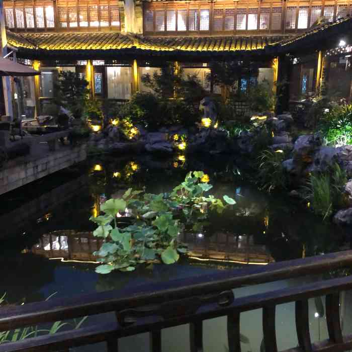 月河客栈中餐厅-"自助早餐,中西式均有,东西一般不是.