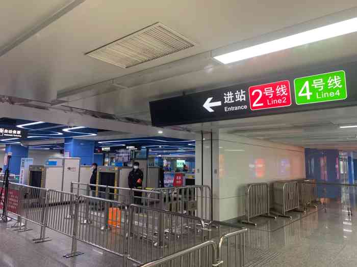 宁波火车站(地铁站)-"这个地铁站是位于宁波市海曙区.