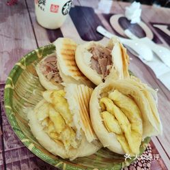 呼和浩特美食熏肉对夹实拍图片-大众点评