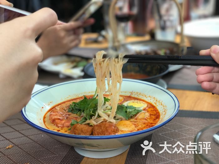 正丰记-马来西亚小娘惹菜和甜品叻沙海鲜米粉图片 第2张