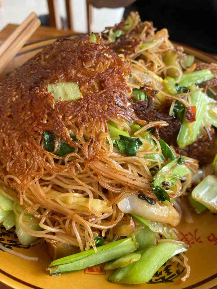 潘苑面馆(安吉店"炒米面汤面都很有味道,推荐大肠牛肉丝火腿.