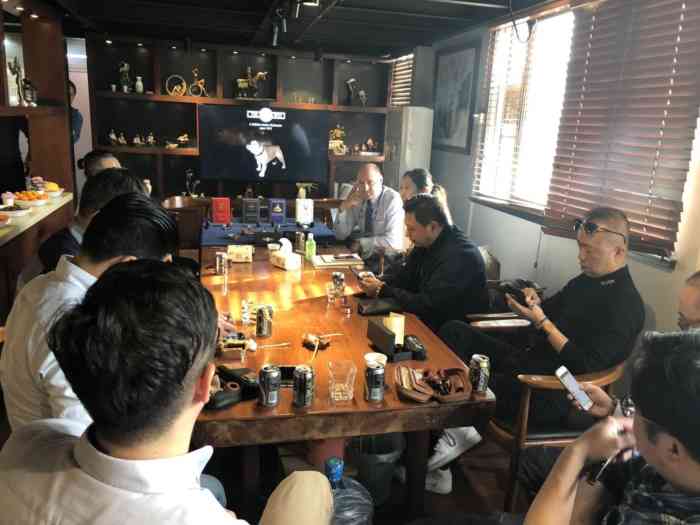 烟具城-"环境优雅,很温馨,推荐专业,耐心指导怎么.