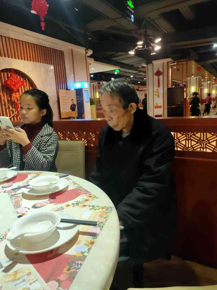 隆隆金大茶楼(地王广场店)-"作为海丰市第一家大茶楼来说,听朋友说,这
